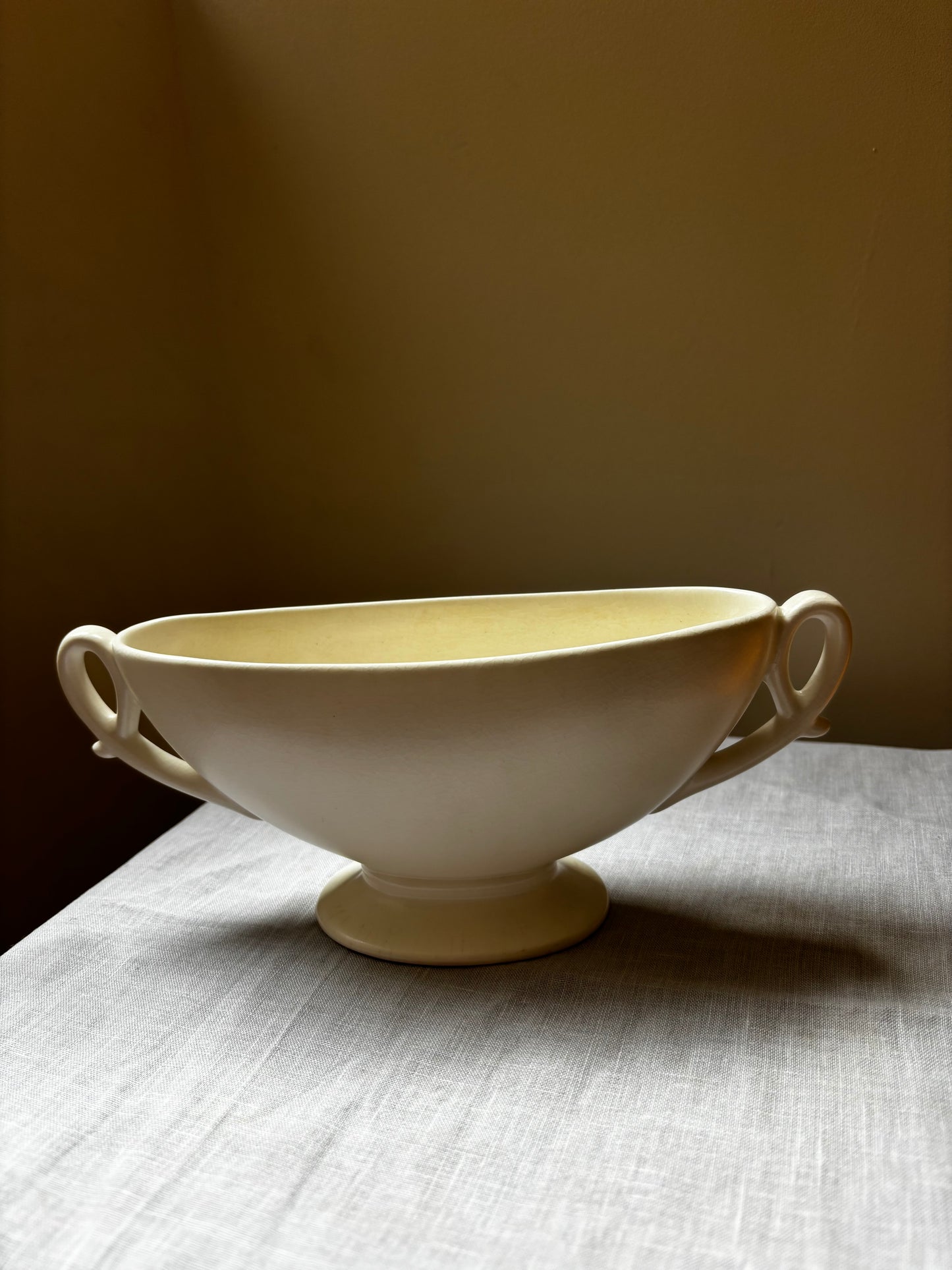 Curl Handled Mantlevase