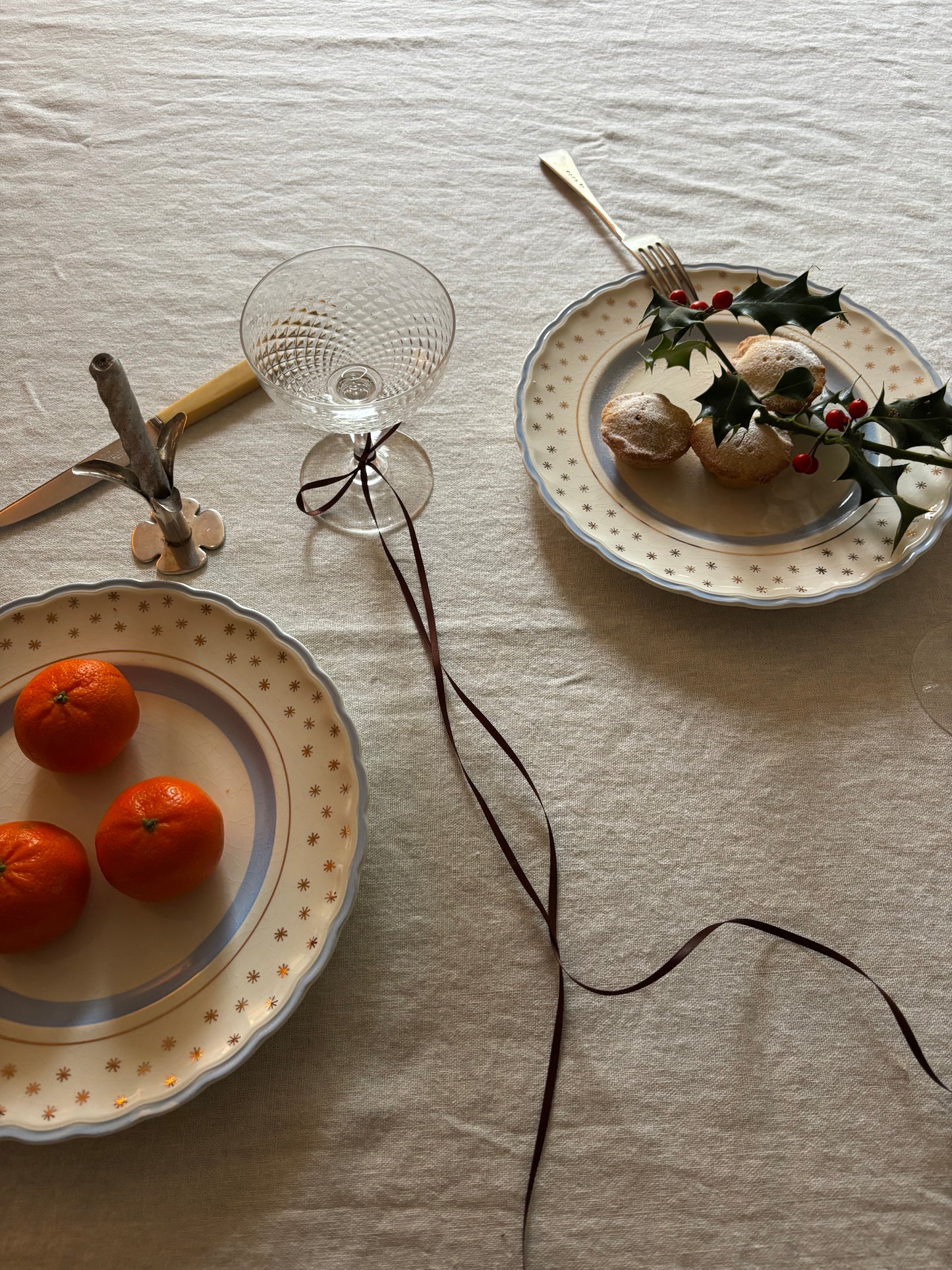 Wavey Edged Star Pattern Plates