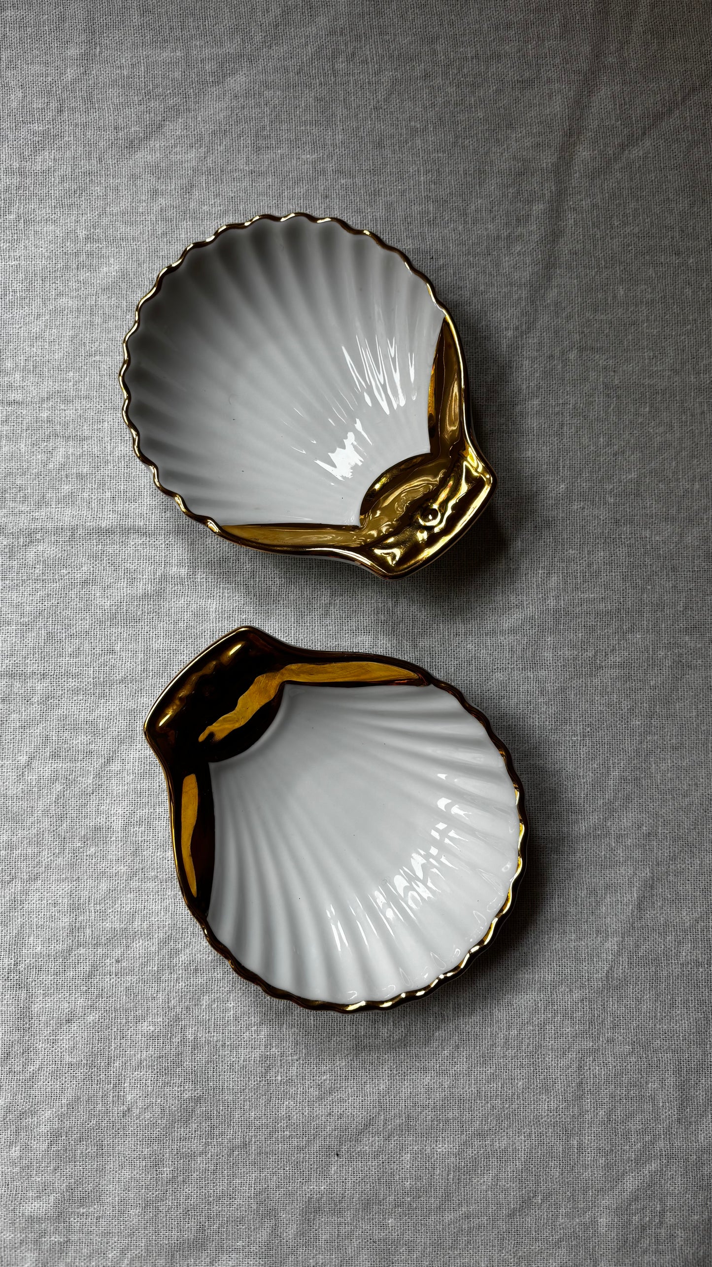 Pair of Gilt-Edged Shell-Shaped Dishes