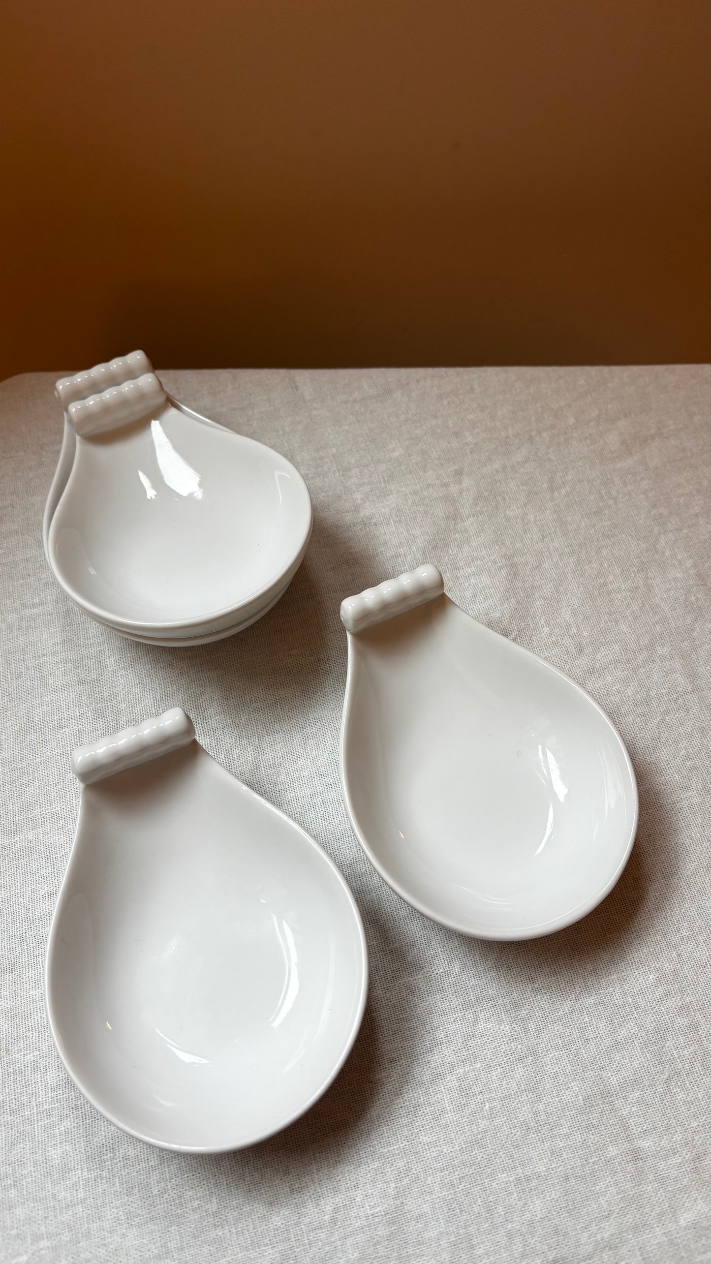 Scroll Edge Shell Form Dishes