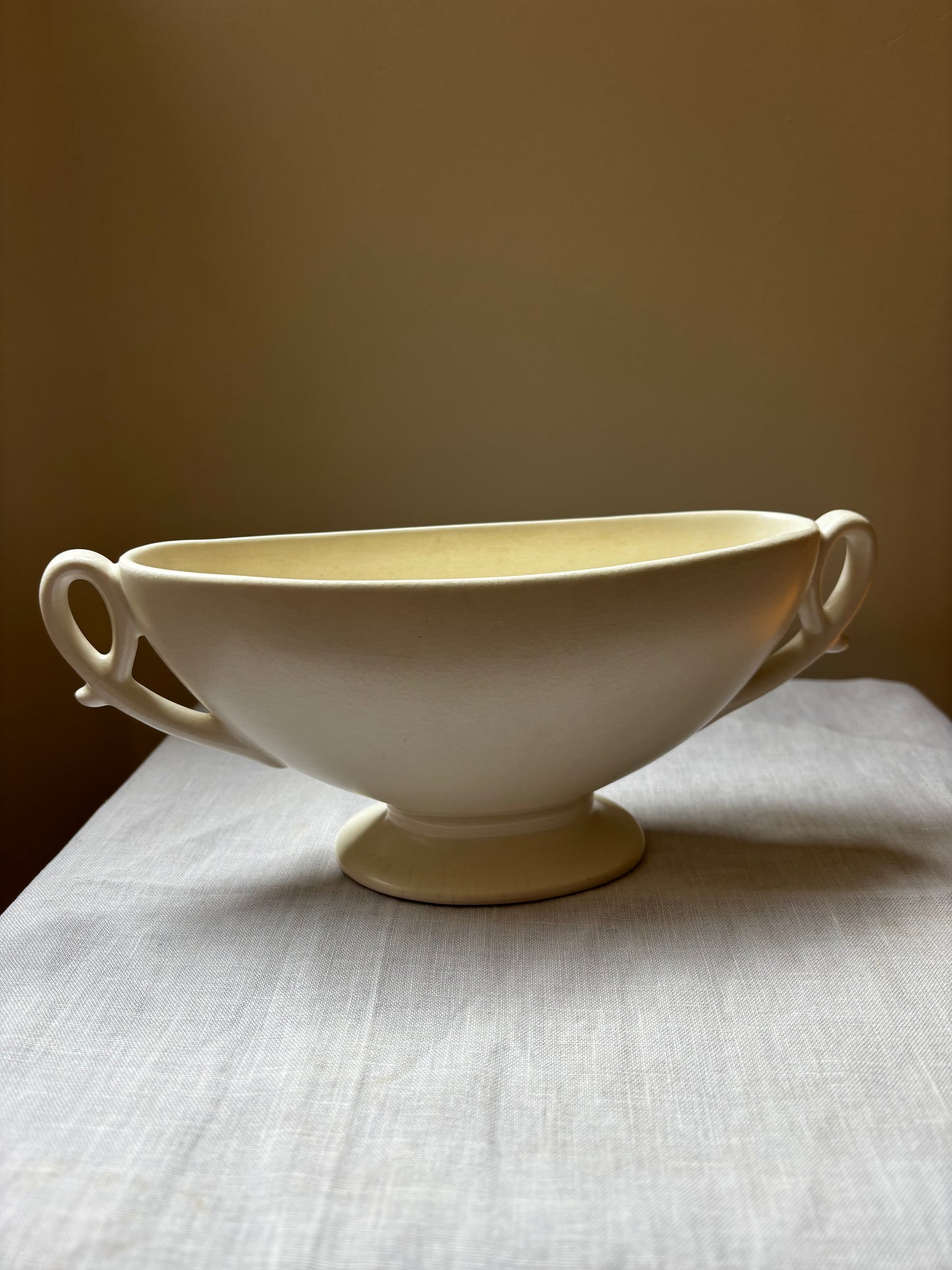 Curl Handled Mantlevase